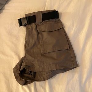 Aritzia cargo shorts